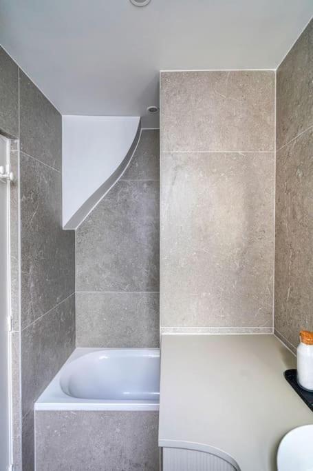 Cosy Parisien A Saint-germain 2p Appartement Parijs